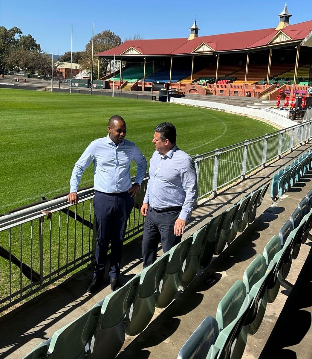 RwandaSingapore's tweet photo. Today, in Adelaide, South Australia, High Commissioner @Jadouwihanganye met with Paul Di Iulio, President of the @NorwoodFC, an Australian rules football club competing in @SANFL. Several issues of common interest were discussed.

 @RwandaMFA @RwandaOGS 
@RDBrwanda @RCBrwanda https://t.co/FgcMfTV3eB