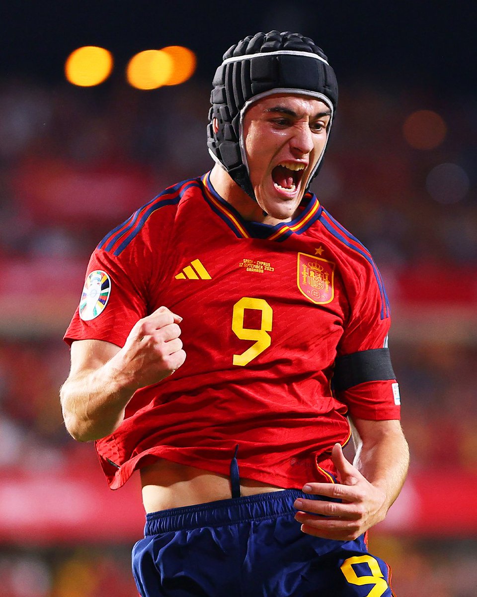 Gavi 🔥

🔑 Key man in the #UCL this season?