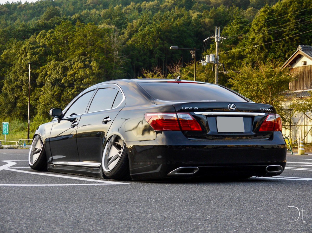 ategon6666's tweet photo. #道の駅竜王かがみの里
#LEXUS
#LS460L
カッコ良すぎたので
勝手に撮ってしまいました🫢
#オーナー様に届け https://t.co/2M4MudYQYQ