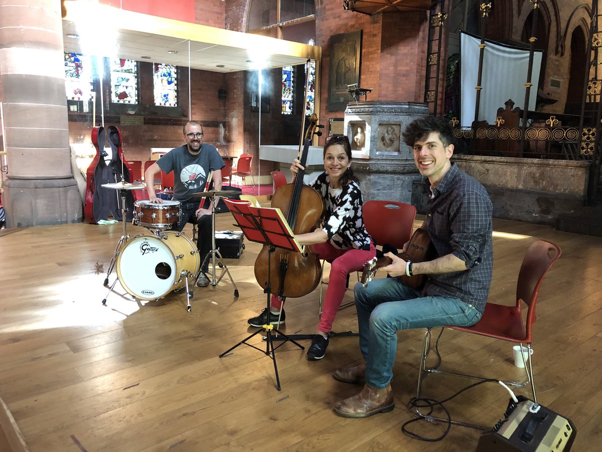 What an amazing treat to have @liverpoolphil at our Community Market at St. Dunstan’s this morning! @LifeRooms_MC @MicahLiverpool