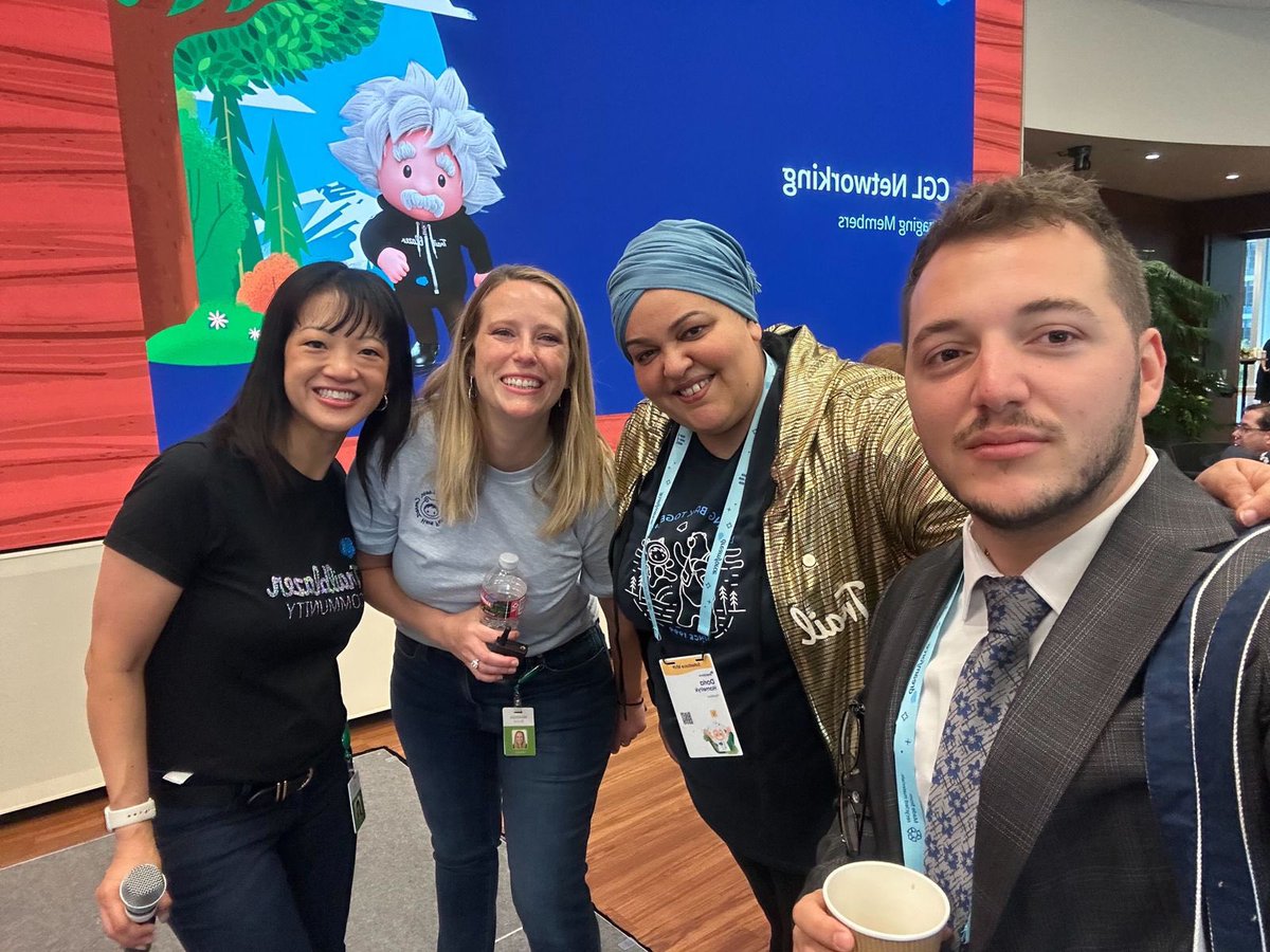 albaniadreamin's tweet photo. Dreamforce takes place each year during autumn (fall), often in September. This year’s event is taking place September 12-14. 🍂📅 #AutumnEvent https://t.co/UF5K8ZMv7g