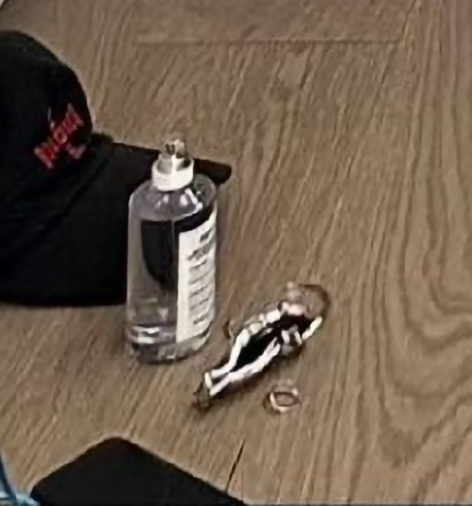 PAUSE FREEZE FRAME are u telling me namjoon uses replica....