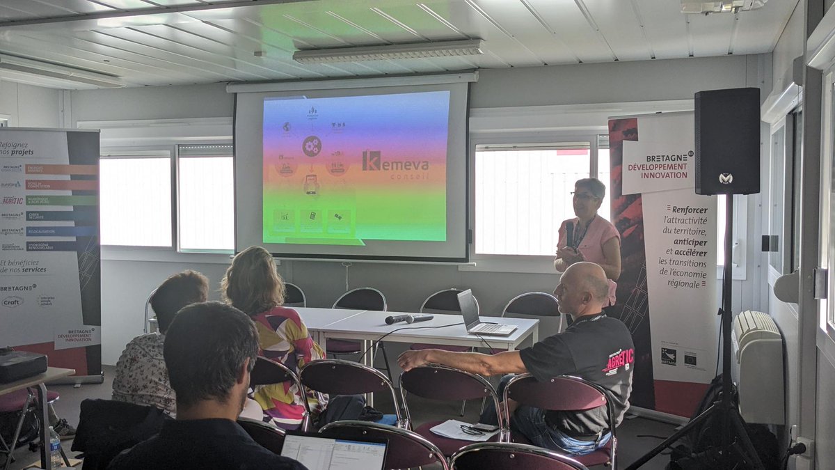 La table ronde se conclut avec les pitchs des dix exposants présents sur le plateau <a href="/AgreticBretagne/">Agretic</a>

📍 Salle i - Espace Administration #SPACE2023
