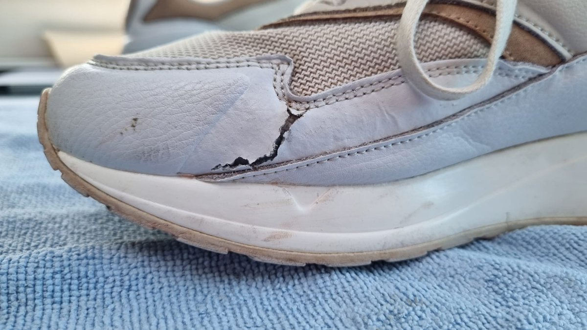 Hoff shoes from  €135,00! Broke within 5 months!  Hoff Store Malaga reports that it is not a factory defect.  So it is normal for Hoff shoes that the leather tears so quickly??  DO NOT buy Hoff shoes!!!
<a href="/HoffStore/">Hoff Store</a> #Malaga #Hoffshoes #shoes  #shoesaddict #badbuy #DoNotComply