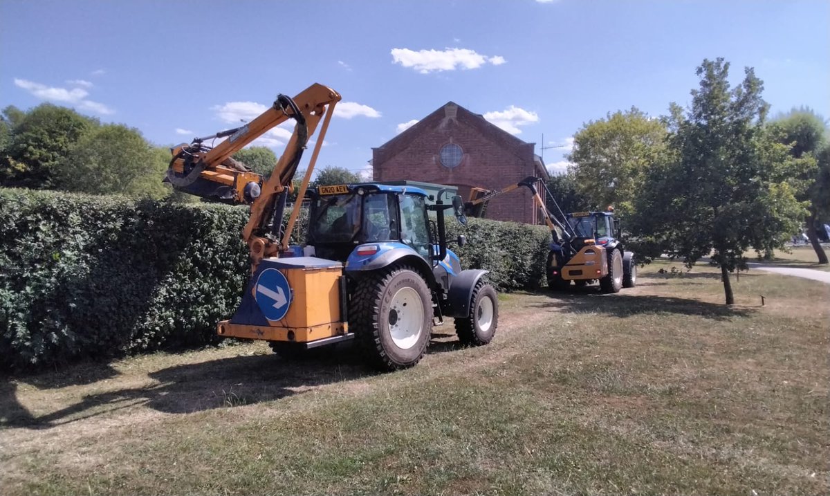 #Hedgecutting season is in full swing, and our teams have been hard at work getting those lines perfected for your #openspaces 🌳✂

We love this picture of our #tractordrivers working together to get the job done! 🚜

#LandscapeServices #GroundsMaintenance #PropertyManagement