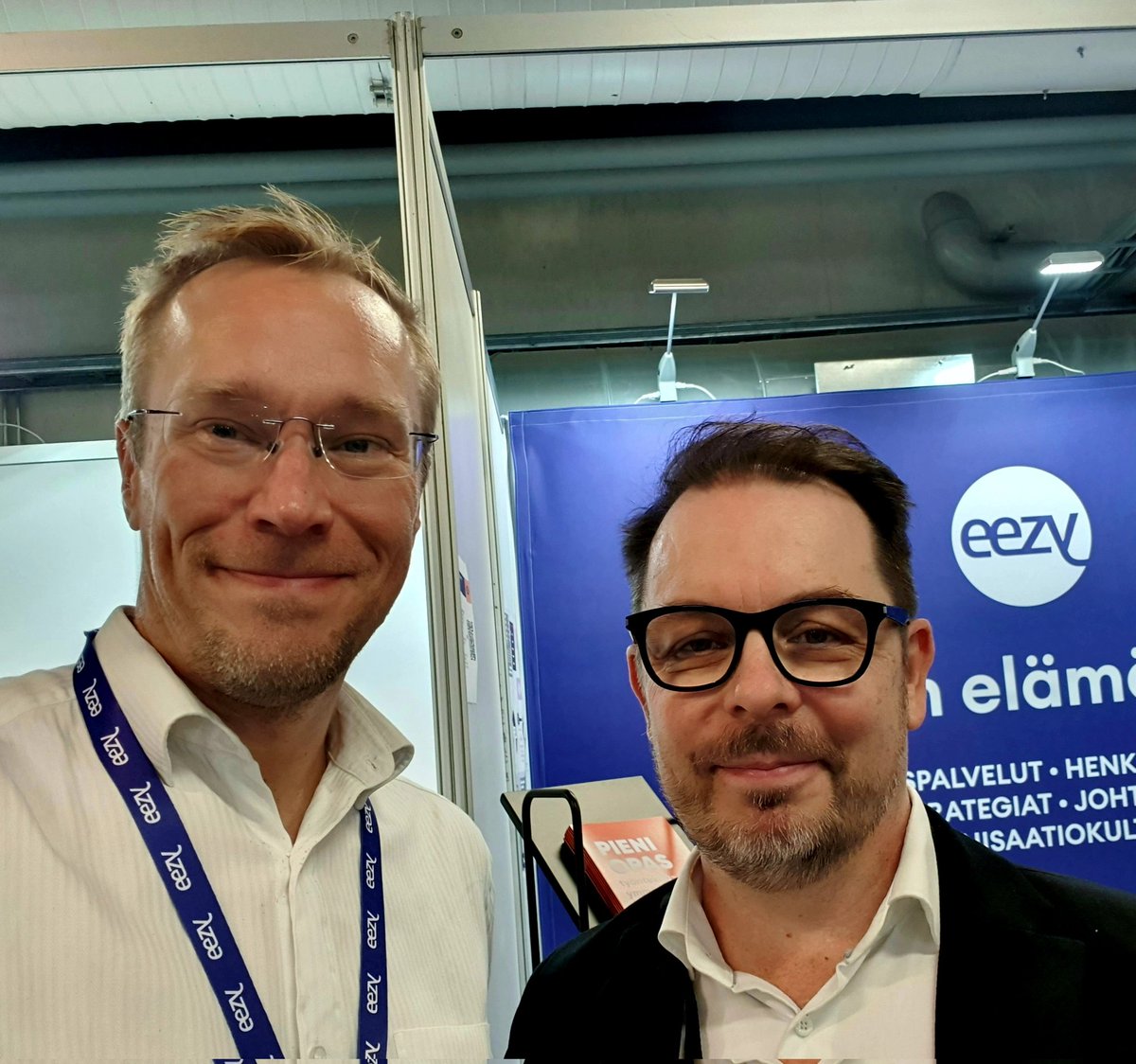 Mahtavia kohtaamisia #kuntamarkkinat -tapahtumassa. Suomen rakentavimpiin kuuluvan some-vuorovaikuttan <a href="/JukkaSaksi/">Jukka Saksi ✍️</a>  kanssa tehty vuosien varrella Merkityksellistä yhteistyötä. #arvot #osallisuus #viestintä