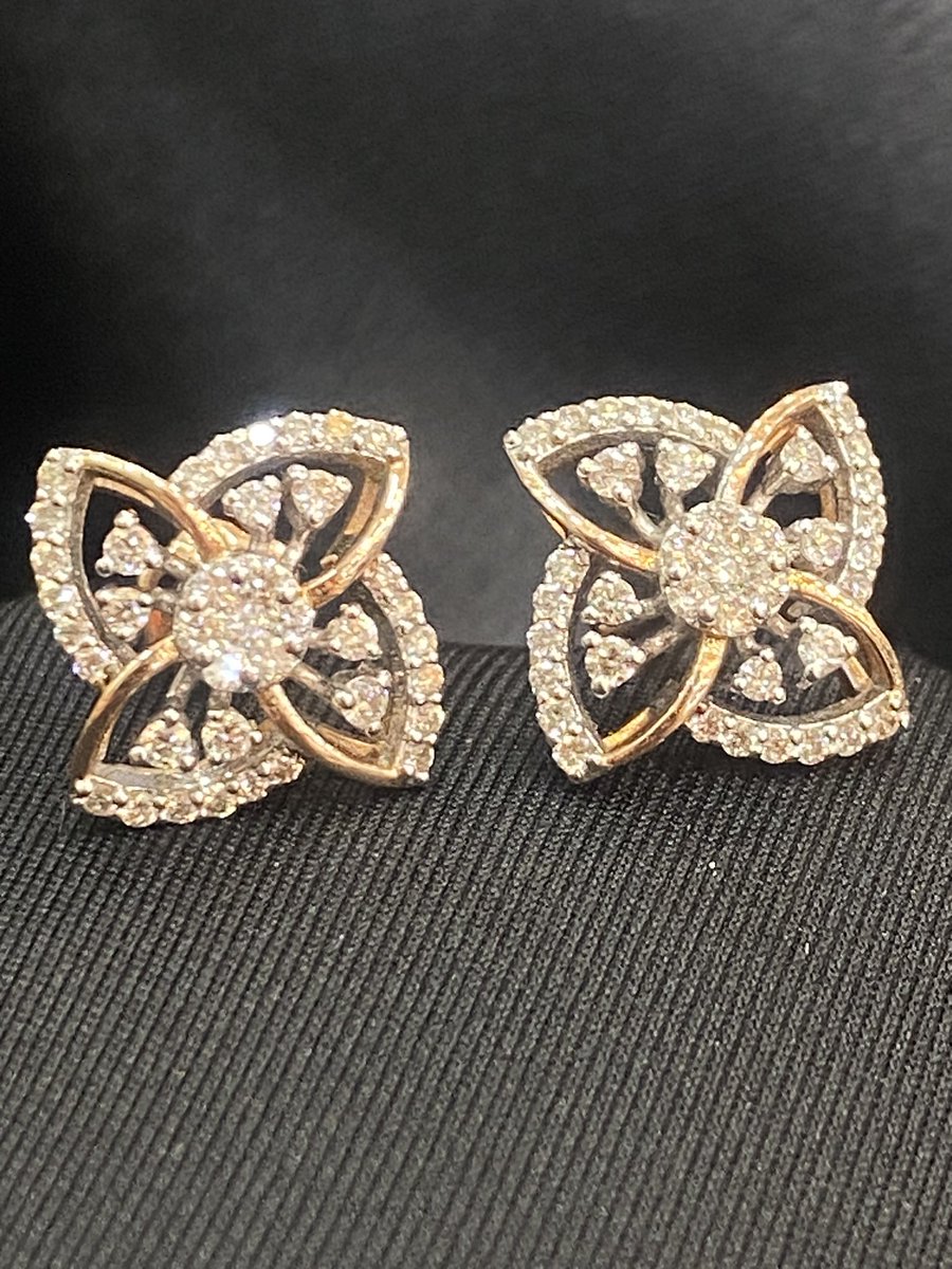 jishajewels's tweet photo. Radiate Elegance: Our Certified Diamonds &amp; Gold Earrings Collection ✨💎 #jewelryglam https://t.co/SqGUrZig9t