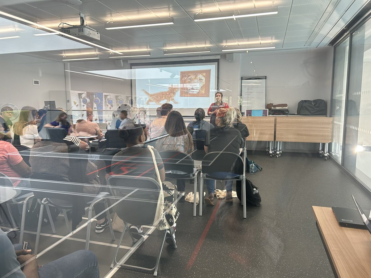 harriski2's tweet photo. Come join the Healthcare careers fair in Ravelin building at UoP and unlock your future development @UoPGlobal @UoP_SHCP @GradSchoolUoP https://t.co/MBrUVkKE9w