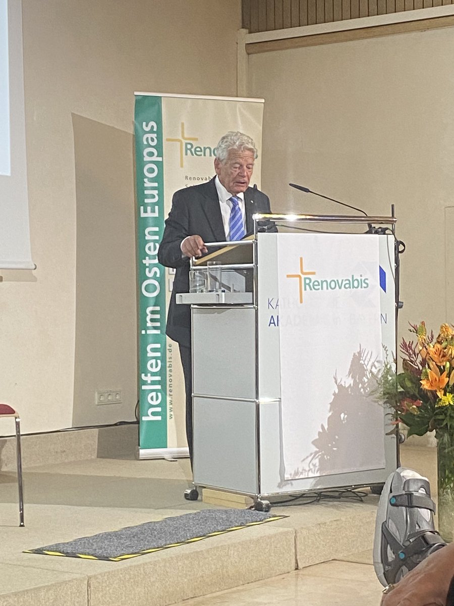 „Freiheit kommt immer mit einem Ausrufezeichen daher“: heute startet der 27. Jahreskongress von <a href="/Renovabis/">Renovabis</a>, deren Gründung vor 30 Jahren (auf Anregung des <a href="/zdkonline/">ZdK</a>) durch <a href="/dbk_online/">Deutsche Bischofskonferenz</a> schon gestern gebührend gefeiert wurde! Ad multos annos!