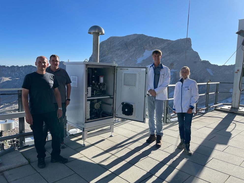 Im EU-Projekt SYLVA entsteht am #Schneefernerhaus ein revolutionärer automatischer #Pollenmonitor, der selbst extremen Bedingungen trotzt und die bisher schwer zugänglichen Gebiete für die Pollenüberwachung öffnet. Dadurch sind #Allergiker jederzeit und überall besser informiert.