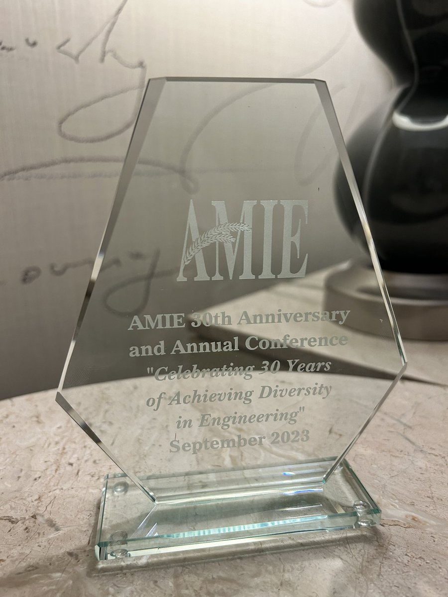drmarkvaughn's tweet photo. Congratulations, AMIE! The 30th Anniversary Gala was a HUGE success (and the annual conference has been one of the best ever!). Corning Incorporated is proud to be among the oldest sponsors of Advancing Minorities’ Interest in Engineering! #AMIE2023. https://t.co/Eb1VZRlg17