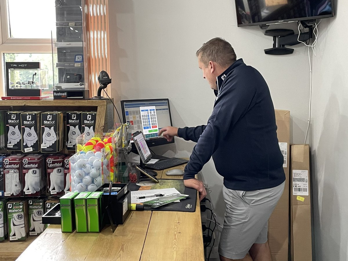 Xpos_Mark's tweet photo. Day onsite with @PeteRobertsPGA live with an Xpos cloud update! Showing how easy it is even on a busy day, in the shop on his own!! #upgradingiseasy #xpos #notalleposisthesame https://t.co/f9IzokHGdo