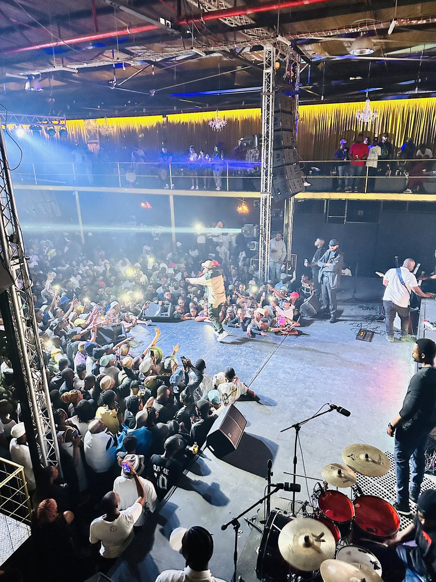 creatives_m's tweet photo. We've been waiting to hear the credits roll in for BIG HUSTLE

Why is everyone silent about what @emteerecords has done this past weekend??🤔

Shutting down a venue like zone 6 deserves a lot of credit, this is something that is not only BIG but INSPIRING... https://t.co/v49bgwIqxa