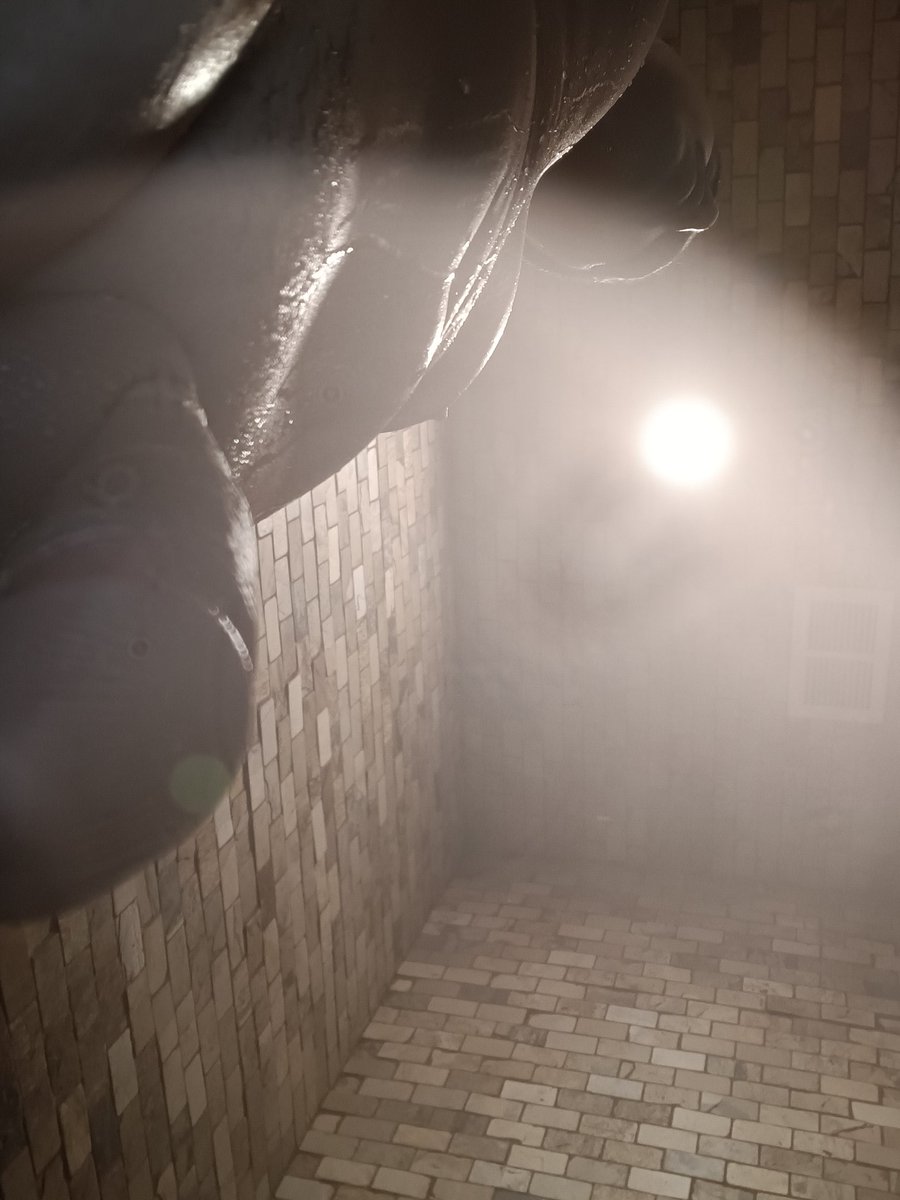 Naked Chicago (@ericmoreno40730) on Twitter photo 