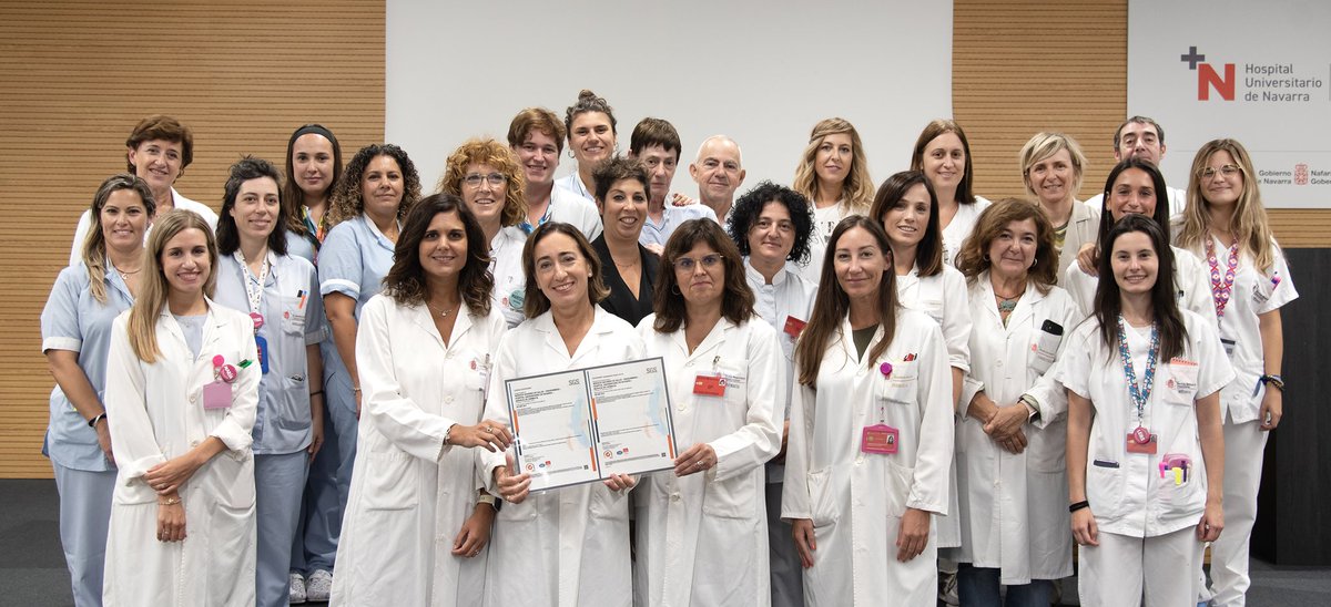 farmaciahun's tweet photo. Reconocimiento al Servicio de Farmacia del HUN @farmaciahun por haber logrado la certificación de la norma ISO 9001:2015 #orgullososdenuestrotrabajo #equipo #calidad #mejoracontinua https://t.co/32MEyHyQEe