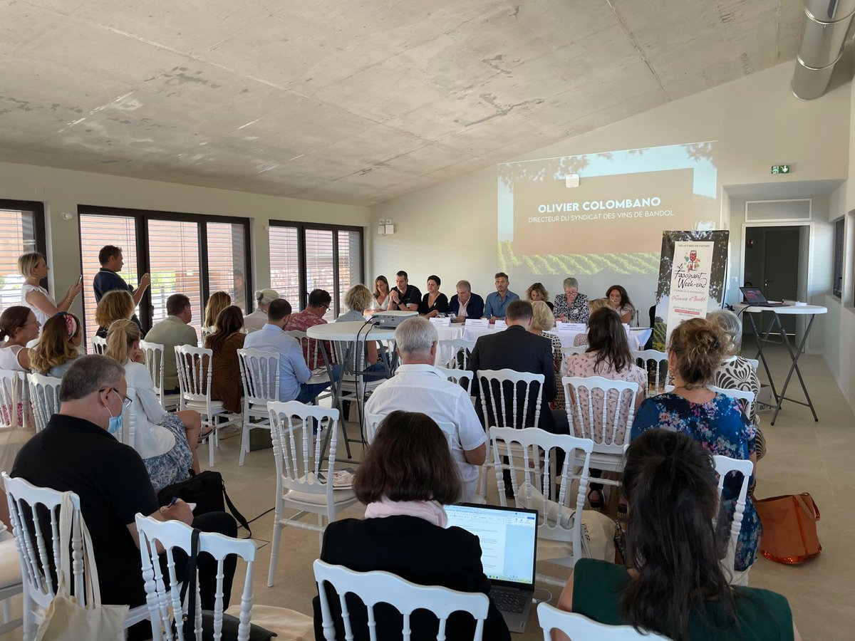 VarTourisme's tweet photo. [#OENOTOURISME]

⏪ Retour sur conf. #presse du #FascinantWeekEnd 2023 d'hier au domaine de Hautes-Pommières en @CoeurDuVar 🍇

👉🏼 Du 19 au 22/10, RDV dans les vignobles du @Departement_Var et @departement13 pour des expériences uniques 

➕d'infos ici : https://t.co/2XyBzMMPzC https://t.co/jy0lqUVWpr