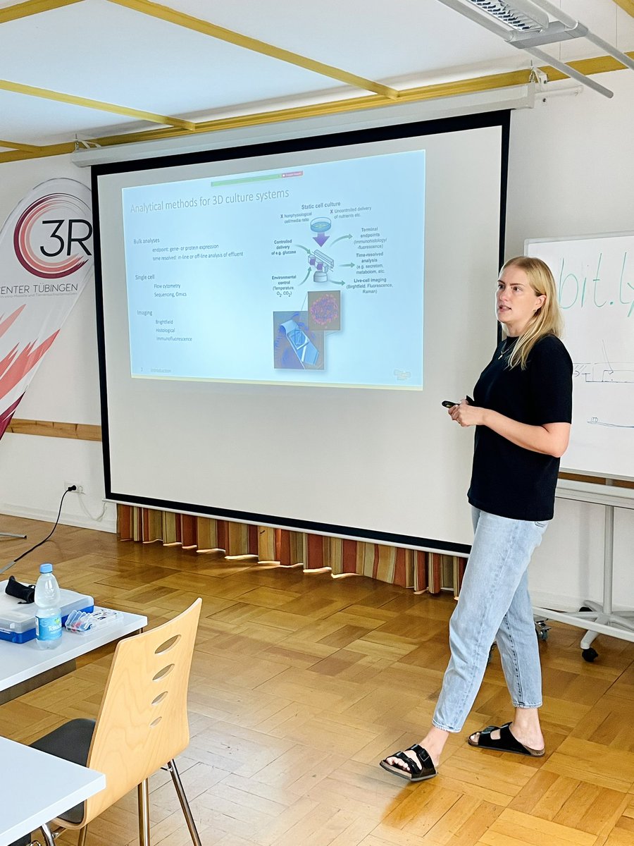 3RCenter's tweet photo. 🔬🧫🔎 Unlocking hidden realms: Cutting-edge #imaging techniques give us live access to the intricate world of #cells & #organoids in #OrganOnChip systems. Delighted to have @julia_marzi, imaging expert from @MedTuebingen @uni_tue & @NMI_DE, at the #OoCSummer23 School! https://t.co/AgMJzCrOJD