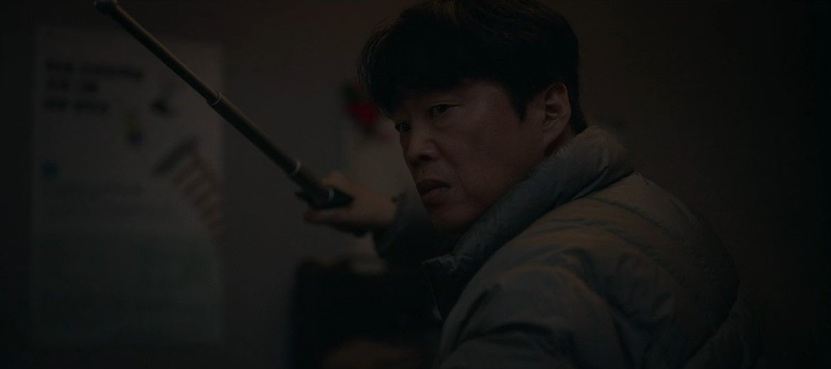 WatchmenID's tweet photo. CALM BEFORE STORM!! 🔥

Gile banget lah ini episode 17-nya Moving, buanyak banget yang terlibat dan expect bakal siap baku hantam luar biasa di 3 episode akhir 👊

Dan ngeselinnya masih ada rahasia yang belom keungkap dari seorang Kim Doo-shik. Penasaran! 😭 https://t.co/FpST6ql9bS