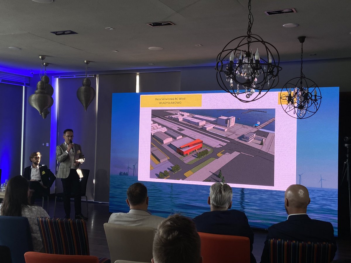BalticWindEU's tweet image. Witold Wawrzonkoski, CEO of Szkuner, Marek Świerżyński, Engineering Associate Director at #OceanWinds, and Kacper Kostrzewa, Project Director at #BCWind, went into details of Ocean Winds’ cooperation with Wladyslawowo, the location of the O&amp;amp;M port for BC-Wind⚓️