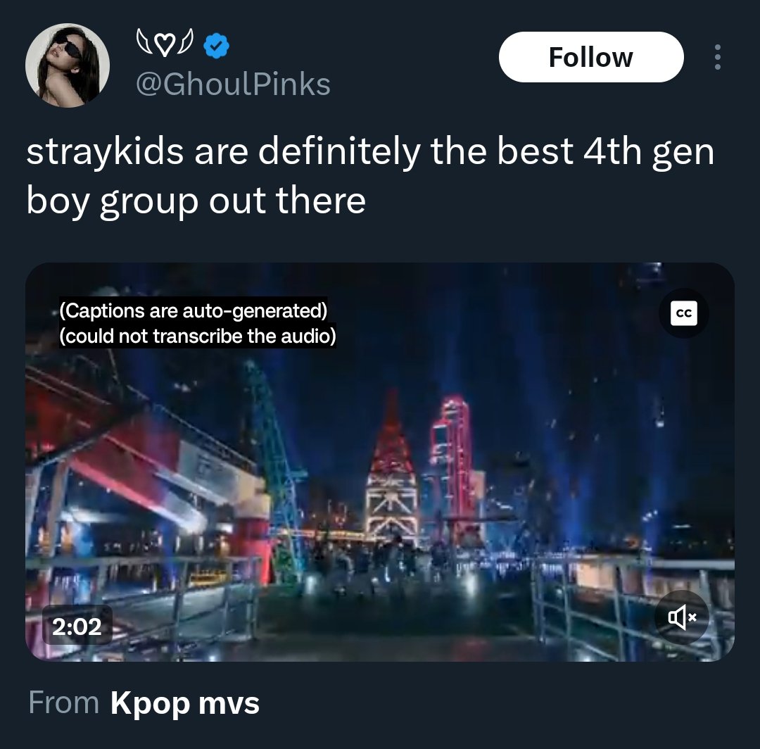 skz_lyricism_'s tweet photo. blinks during                  blinks during 
      voting                         award shows https://t.co/C6Djbaaukr