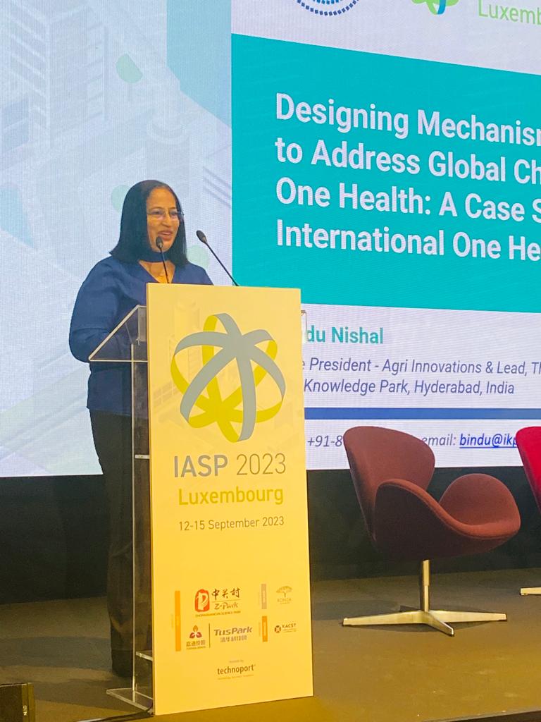 IKP_SciencePark's tweet image. At the #IASPWorldConference, our VP Bindu Nishal delved deep into &apos;Megatrends &amp;amp; STP/AOI Perspectives&apos;. Using IKP&apos;s International One Health Incubator as a gold standard, she underlined the essence of global collaboration &amp;amp; the pivotal role of Science Parks in shaping our future.