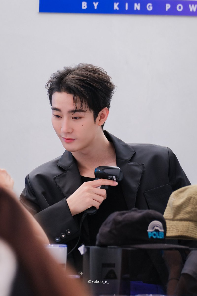 maknae_z_'s tweet photo. แคชเชียร์ หรือ ลูกเจ้าของห้างกันแน่!!
@fforcejs #fforce_
#FirsterxForce #MnZhot https://t.co/XXLq5zElZS