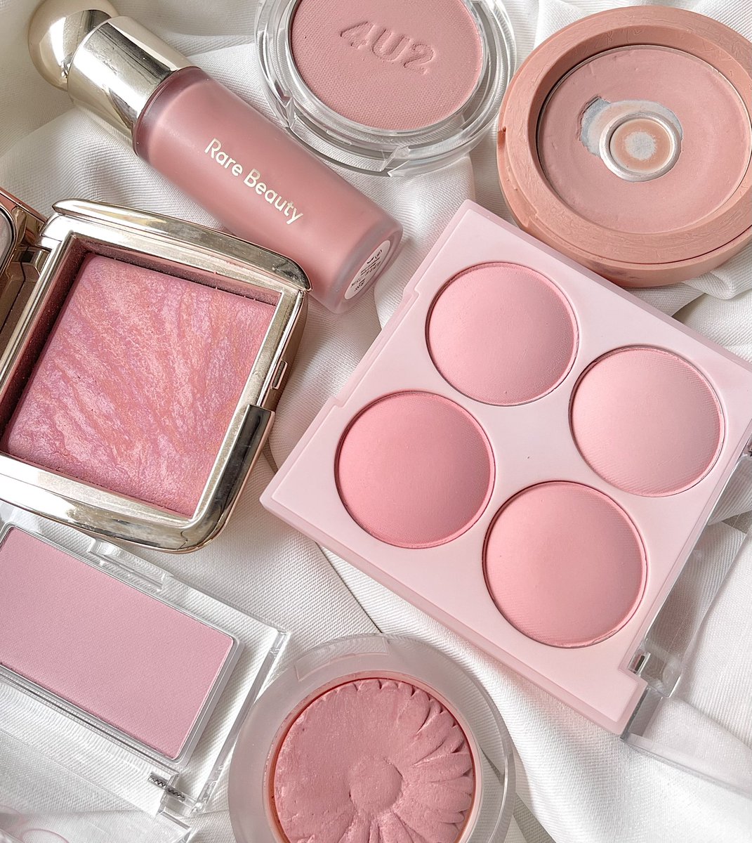 BubblesxMakeup's tweet photo. สวอชบลัชโทนพีชโทนส้มมาเยอะแล้ว คราวนี้มาสวอชบลัชโทนชมพูนมหวานๆกันบ้าง🥛🌸🍥🎀👛 เป็นโทนที่เอามาปัดหน้าแก้มแล้วน่ารักกน่าเอ็นดู ให้ลุคเฟรชๆ แก้มใส✨ https://t.co/4joWee7tkT
