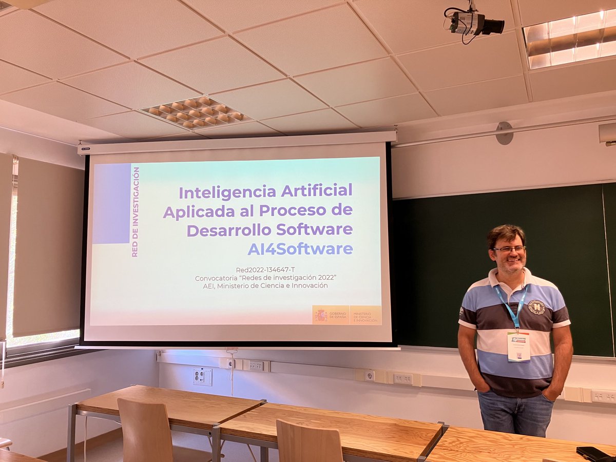 francischicano's tweet image. ⁦@JRaulRomero⁩ en la reunión de inicio de la red temática AI4SE que tiene lugar durante las jornadas #sistedes2023 ⁦@sistedes⁩ ⁦@itis_uma⁩ ⁦@SebaseNet_es⁩