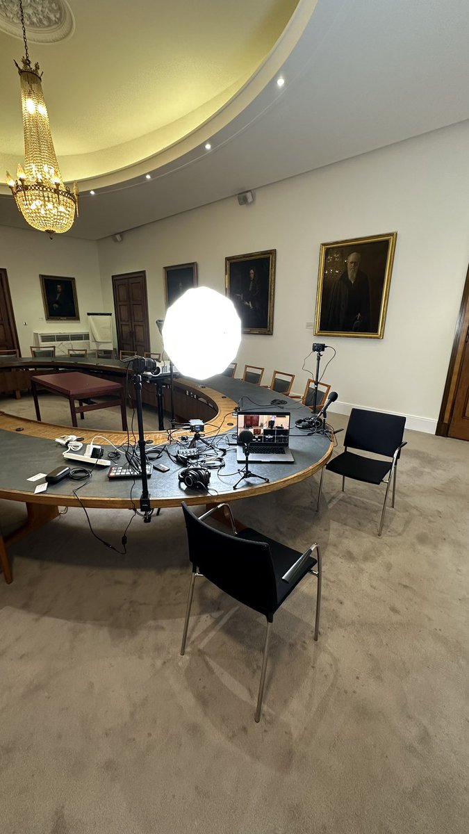 LukeRobertMason's tweet image. 🧠 Set-up to record @FUTURESPodcast from #NeuralInterfaces #RSNISummit today thanks to the team from @royalsociety.