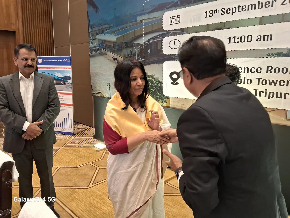 ASSOCHAM4India's tweet photo. A meeting on "Exploring New Trade Routes," India's North East to the Bay of Bengal Via Bangladesh Transit Agreement,  took place today in Agartala, Tripura. The event featured #ASSOCHAM as the Industry partner. This initiative aims to support trade and connectivity in the region. 📊

Notable dignitaries, Shri. Aditya Mishra, IPS, Chairman, Land Port Authority of India, Government of India, and Ms. Smita Pant, IFS, Joint Secretary, Ministry of External Affairs, Government of India graced the event. 🌟

@MEAIndia, @DrSJaishankar, @M_Lekhi, @indiandiplomacy, @LPAI_Official, @prasri_9, @MANNU7812, @bdhc_delhi, @ihcdhaka

#TradeRoutes #BayofBengal #Trade #Transit #Tripura #Agartala #Logistics #LandPortAuthorityofIndia