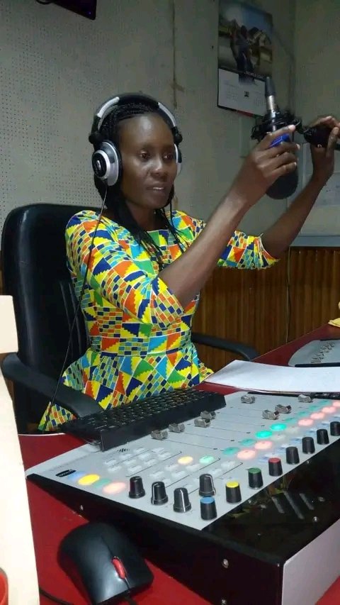 #WACHMORIYO :1-4 PM. En Super Wednesday miyo nyaka wagoo mbaka. Penjo:Sadaka en ango? Bende Inge'yo ni nitie kidieny mopogore mag Sadaka? Ere Sadaka ma Inge'yo? #WACHMORIYO #LizOdadaInStudio #RelationshipWednesday
