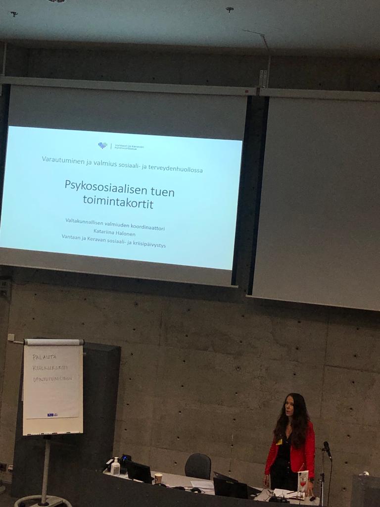 Varautumisen teemoja käsitelty pelastusopistolla järjestetyllä varautuminen ja valmius sosiaali- ja terveydenhuollossa kurssilla. Psykososiaalisen tuen koordinaattori esitteli kurssilla kansalliset psykososiaalisen tuen johtamisen toimintakortit.
#valmius
#varautuminen