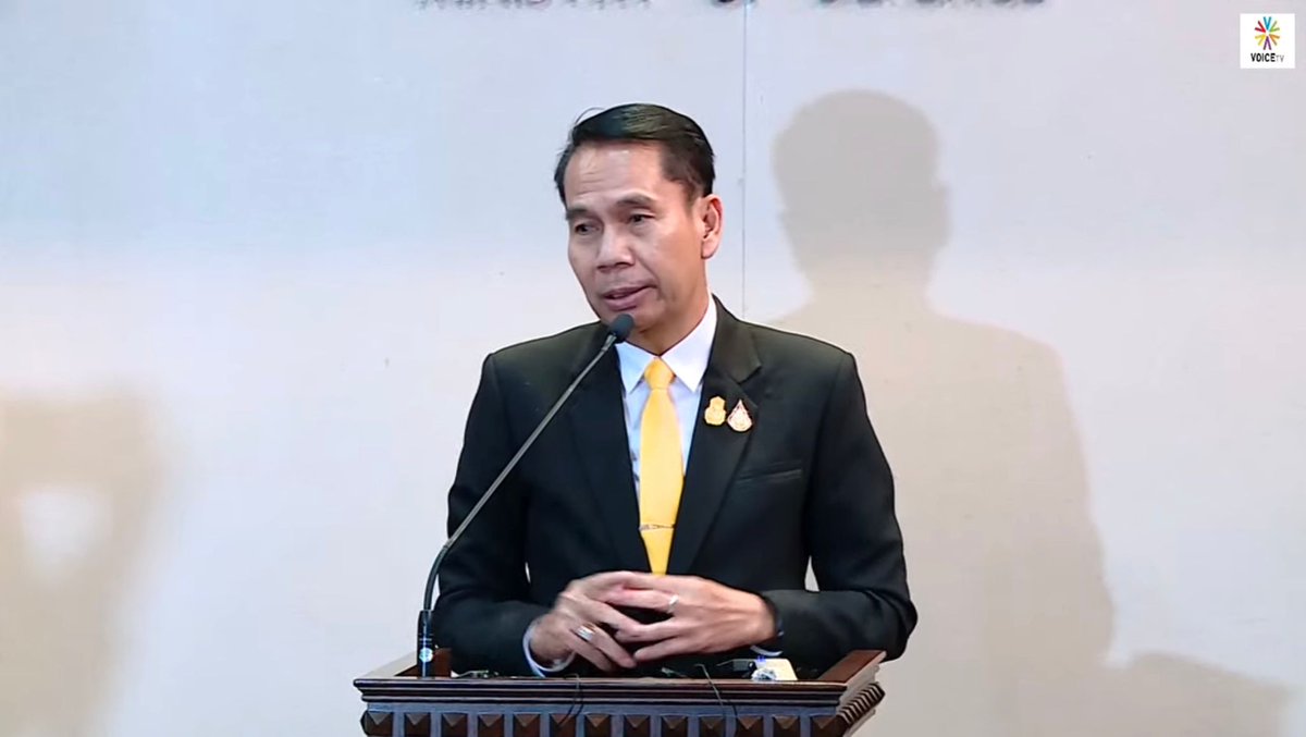 MayWongST's tweet photo. #Thailand new #defence minister @SKlungsang says no action taken against #Myanmar #military as they didn't cross the border intentionally. Adds they've been sent back. MP @nolkannavee had called for investigation as he had said 100 soldiers crossed
#พม่า #WhatsHappeningInMyanmar https://t.co/dSSX7c7eAq
