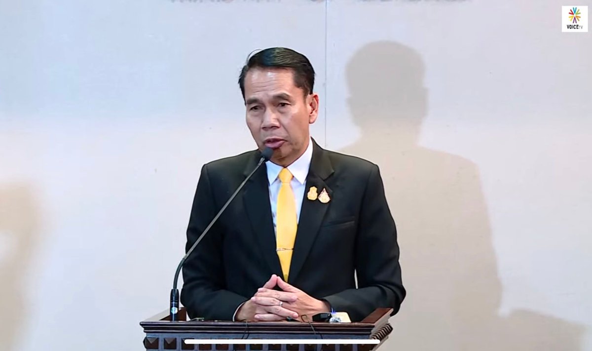 MayWongST's tweet photo. #Thailand new #defence minister @SKlungsang says no action taken against #Myanmar #military as they didn't cross the border intentionally. Adds they've been sent back. MP @nolkannavee had called for investigation as he had said 100 soldiers crossed
#พม่า #WhatsHappeningInMyanmar https://t.co/dSSX7c7eAq
