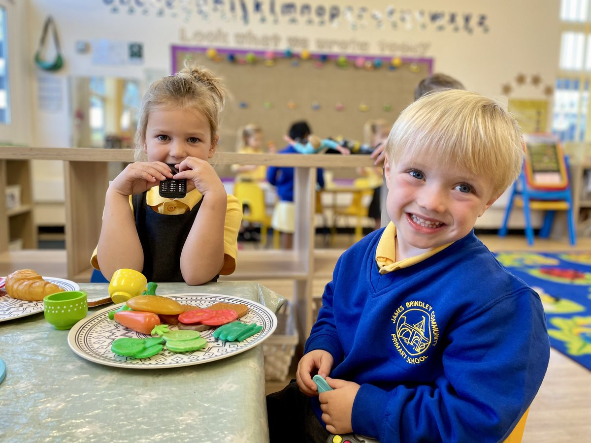 JamesBrindleyPS's tweet image. Continuous provision in Reception 🤩 #counting #communicating #developingrelationships #PhysicalEducation #takingturns