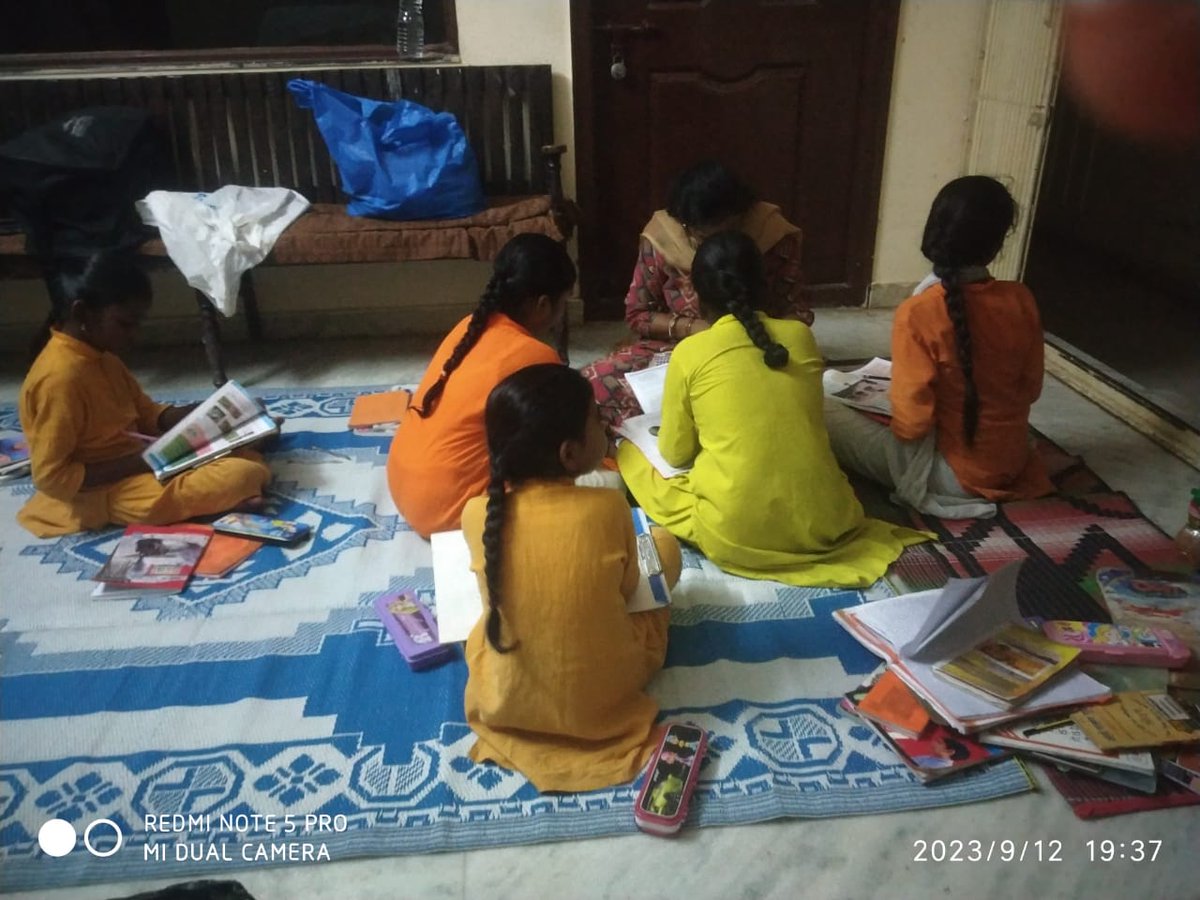 Lokayan_sthanak's tweet image. ✨ Grooming day at Dammaiguda Orphanage! 😊💕
.
.
#DammaigudaOrphanageSmiles #CaringForKids #BrightenTheirWorld #HeartfeltGrooming #MakingADifferenceTogether #ShareJoyWithChildren #LokayanasthanakFoundation