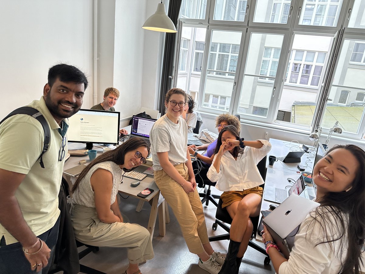 tomorrow_uni_'s tweet photo. Live from Berlin with the ToU team, working #IRL todayโ๏ธ
@crebernik7791 #toufortoday https://t.co/4mxoA6r1VP