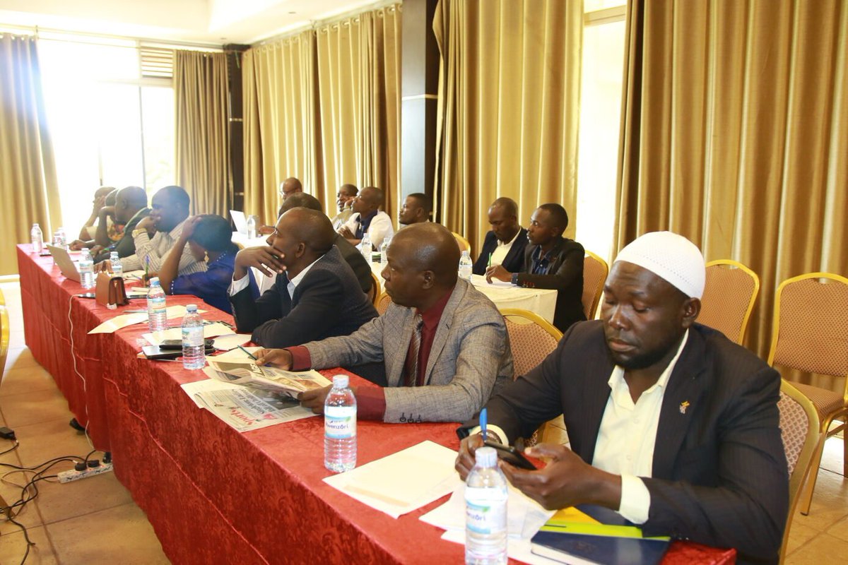 WHOUganda's tweet image. .@WHOUganda &amp;amp; @MinofHealthUG with support from @IrlEmbUganda yesterday held a regional stakeholders' meeting in #Jinja to discuss the formation of regional coord. structures to effectively respond to public health threats. An emergency operations center will be set up in Mubende.