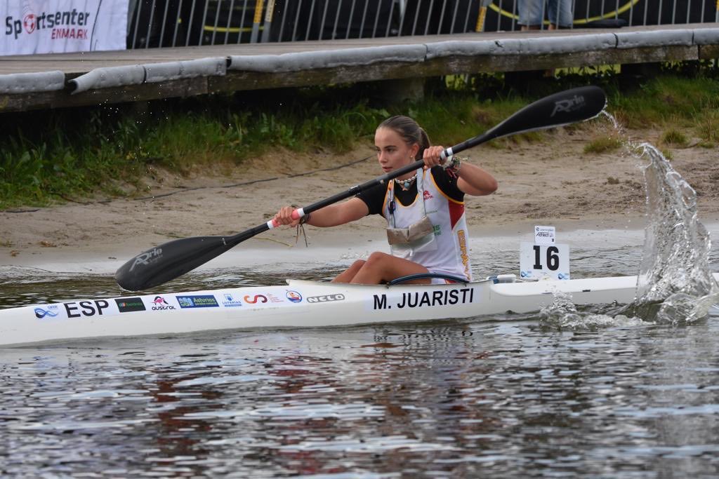 🚣🏼 <a href="/MalenJuaristi/">Malen Juaristi</a> HAMAHIRUGARREN MUNDUKO JUNIOR TXAPELKETAN

<a href="/Santiagotarrak/">Santiagotarrak</a> taldeko piraguistak, Munduko Txapelketa debutatu ondotik, Espainiako selekzioaren deia jaso du

<a href="/antxetairratia/">Antxeta Irratia</a> 

📝kiroletik.eus/eu/malen-juari…