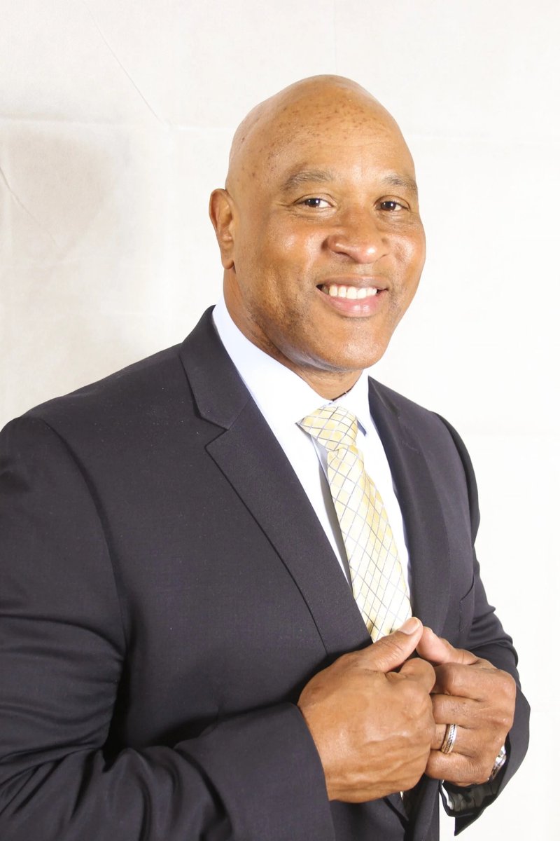 AugustaPress's tweet photo. There could be a new sheriff in town.  Richmond County Sheriff Richard Roundtree is being challenged for his seat by veteran officer Eugene "Gino Rock" Brantley.

#RCSO #sheriff #loveaugusta @RCSOGA @rcmarshals @CityofAugusta

https://t.co/c2nezDLccw https://t.co/uuz1hIugXb