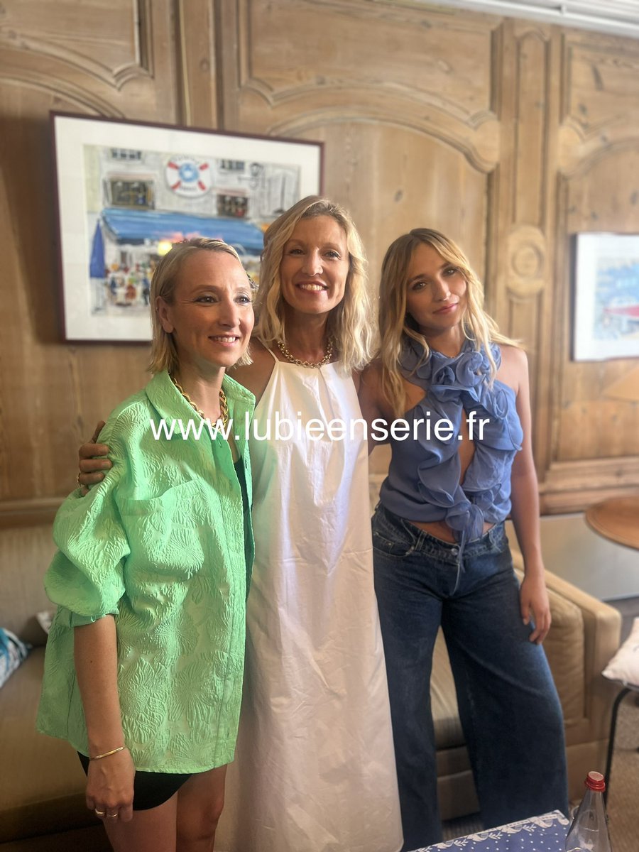 Lubiie's tweet image. #FFTV23 Conférence de presse de #KillerCoaster 🎢 Audrey Lamy, Alexandra Lamy et Chloé Jouannet ! Une série @PrimeVideoFR