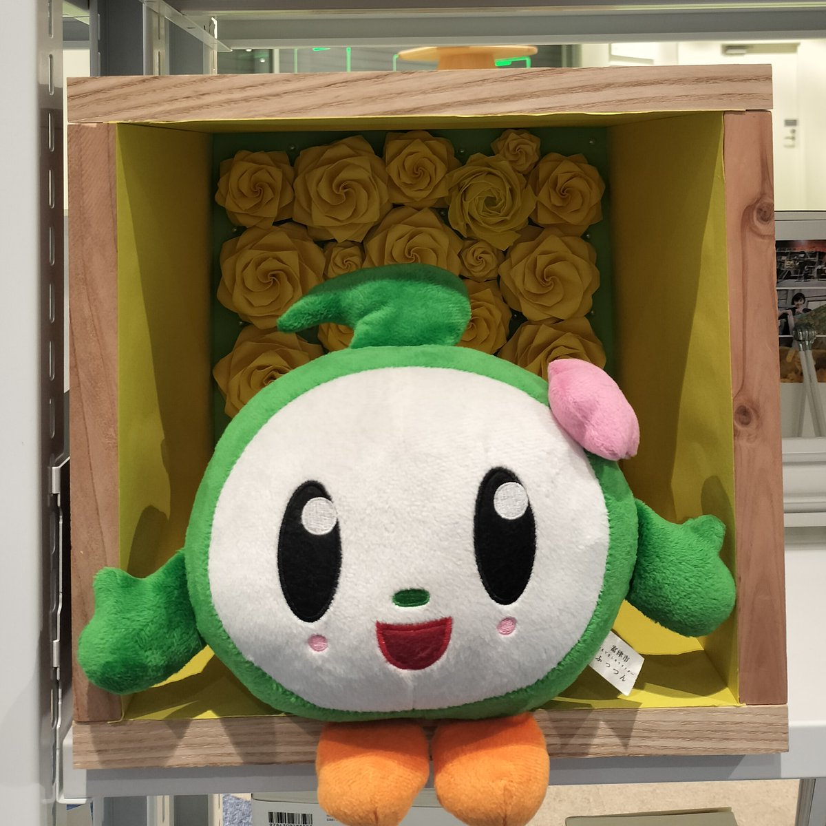 futtsu_library's tweet photo. 図書館で推し活💕！！

新作のPhoto Spotです✨🥰

２枚目の写真はふっつん大きすぎちゃった😂😅

#富津市立図書館 #図書館で推し活 #としょすたぐらむ #富津市 #富津 #イオンモール富津 #チームori〼 #折り紙 #ぬい活 #ぬい活ライフ #ぬいすたぐらむ ＃折り紙アート https://t.co/aAxxiSPP9r