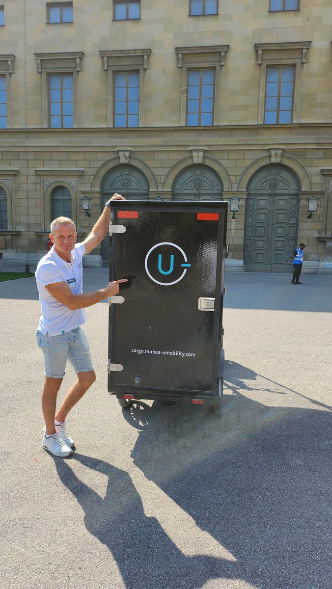 mePrathyush's tweet photo. The Mubea boasts an impressive new series hybrid drivetrain featuring recuperation, delivering an incredible driving experience
The chassis is constructed from lightweight &amp; durable aerospace aluminium, designed to meet high standards &amp; accommodate heavy loads
#cargobikes #IAA23 https://t.co/hJZgCZ6pti