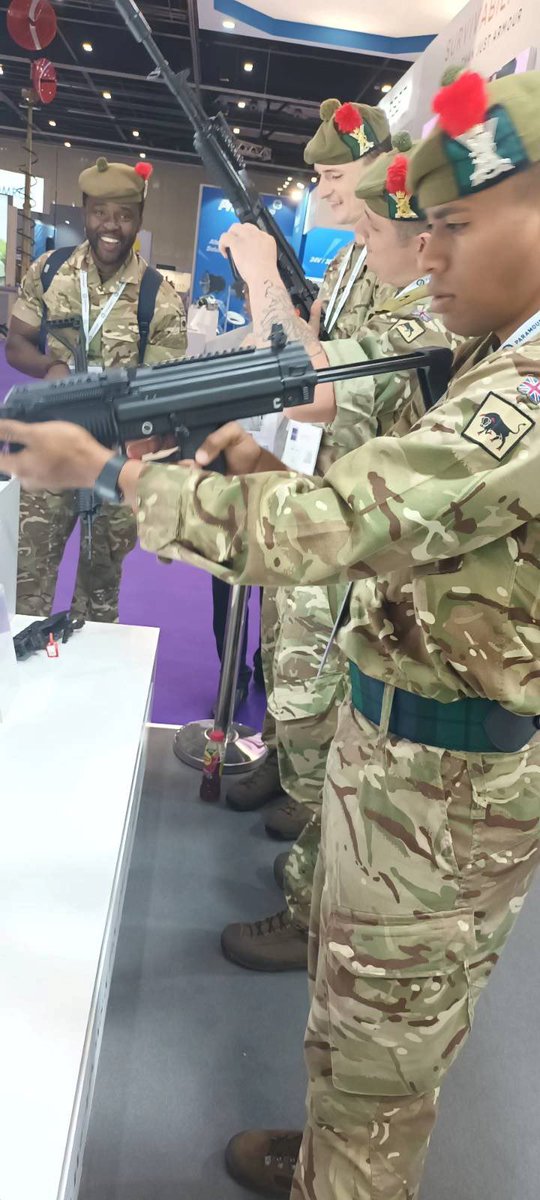 As part of our drive to expose our soldiers to as much of the Army as possible, to help them understand the organisation they are part of, a group of Privates and JNCOs attended #DSEI2023. Thank you to all of the stalls that took time to talk to them about what you do.🔻🏴󠁧󠁢󠁳󠁣󠁴󠁿🔻