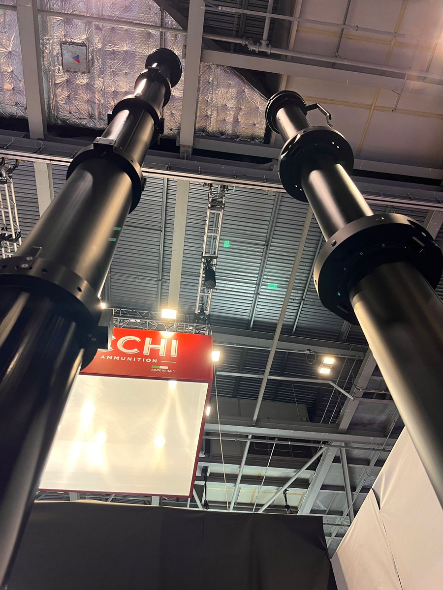 Hispamast's tweet photo. Estamos en #londres en @DSEI_event mostrando nuestras soluciones #FIRECO más relevantes para el ámbito de #defensa y #Seguridad ¡Pásate a vernos al stand 👉 H7-411 👈 si estás por aquí! https://t.co/sKMGJpWvpn