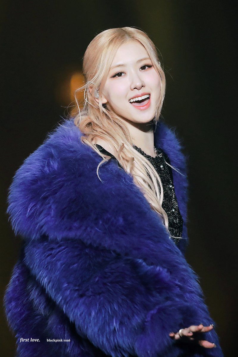 firstlove_rose's tweet photo. 221015 BORN PINK IN SEOUL DAY1

 🖤

#블랙핑크 #로제
#BLACKPINK #ROSÉ
@BLACKPINK https://t.co/nLbK4wIDnP