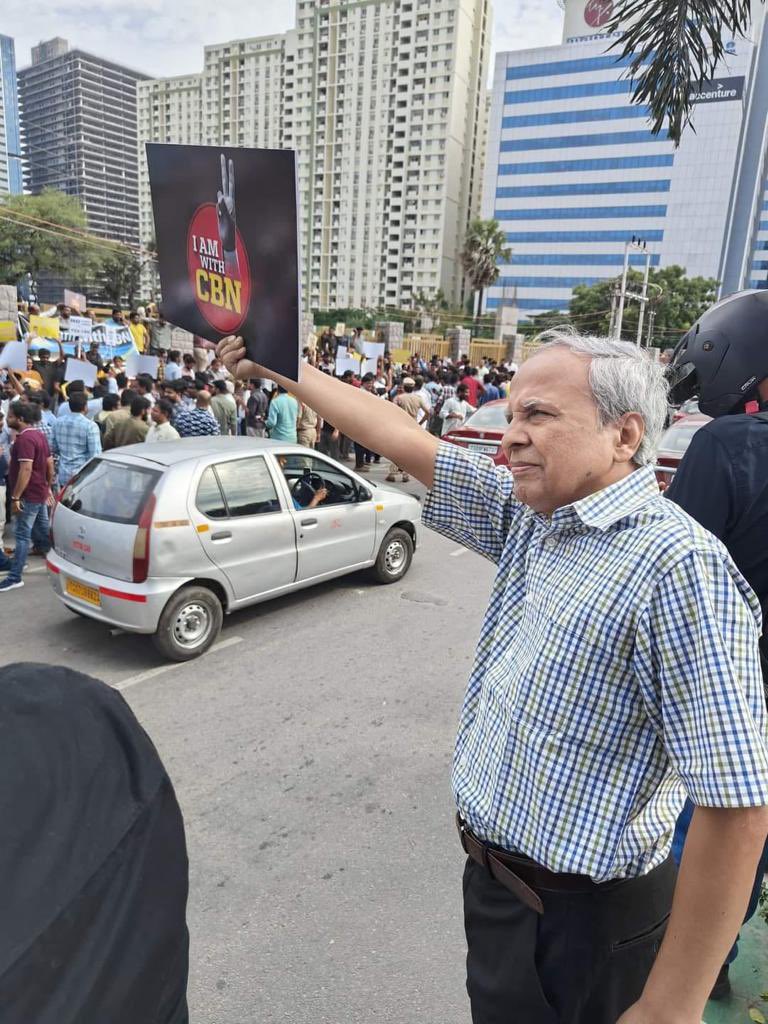 Swathireddytdp's tweet photo. ఇది కదా చైతన్యం అంటే.... పిక్ ఆఫ్ ది డే https://t.co/iJ85M025mR