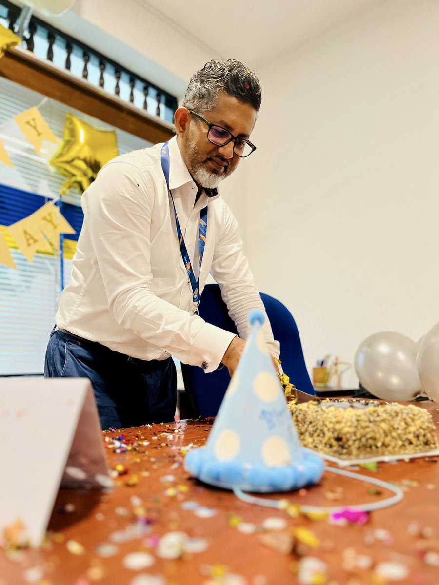 tekgeeks's tweet photo. Leading by example, and always with a smile! Here's a glimpse from the special day of our captain at the helm, Kasun! 🎉🎂

#HappyBirthday #TekGeeks #BossBirthday #TekGeeksFamily https://t.co/90PX1J3xd7