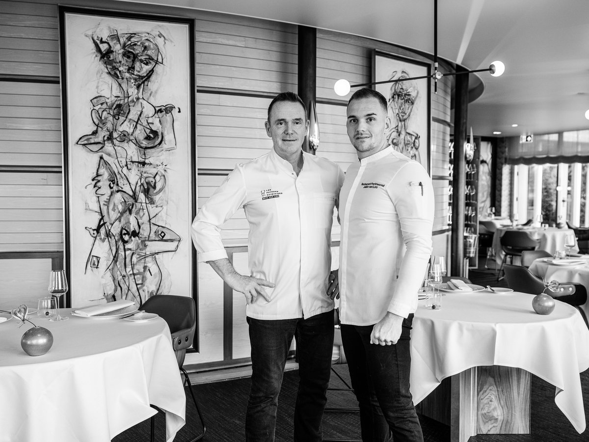 Eat2Gather's tweet photo. Op 10 oktober 2023 organiseert Eat2Gather Parkheuvel** aan de Gracht in Amsterdam.

Check https://t.co/xoTawXurg0 hoe je bij dit exclusieve diner** aanwezig kunt zijn. 

#Parkheuvel #restaurantParkheuvel #culinair #Michelin #finedining #Eat2Gather #sterrendiner #highend https://t.co/XGXJ6DefEc