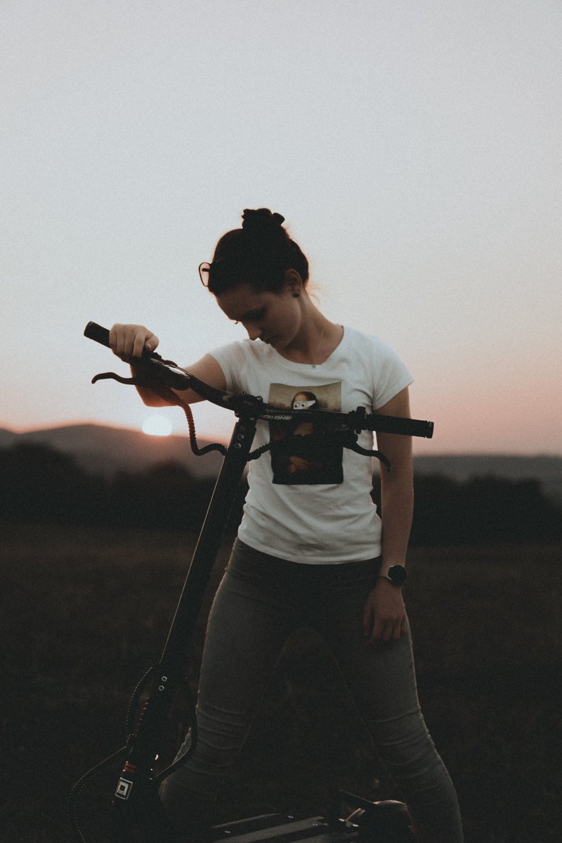 AdamFurrier's tweet photo. #sunset #GIRLFRIEND #portrait #dualtron #Hungary 

https://t.co/2Y3OoCRpv5 https://t.co/snRDp0zlRl